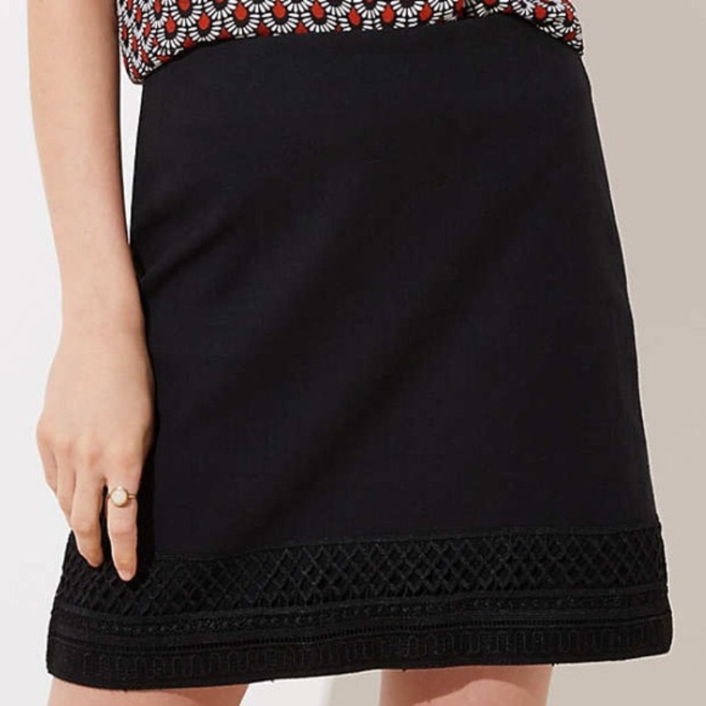 Black knit LOFT pencil skirt with embroidery 0P